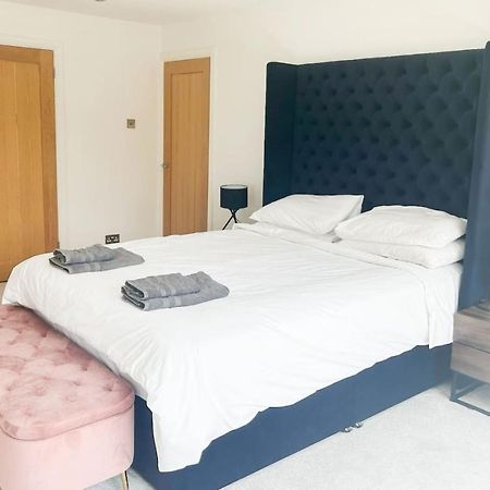 Luxe 5 Bed House In Guildford. Morden Amenities Villa Normandy Dış mekan fotoğraf