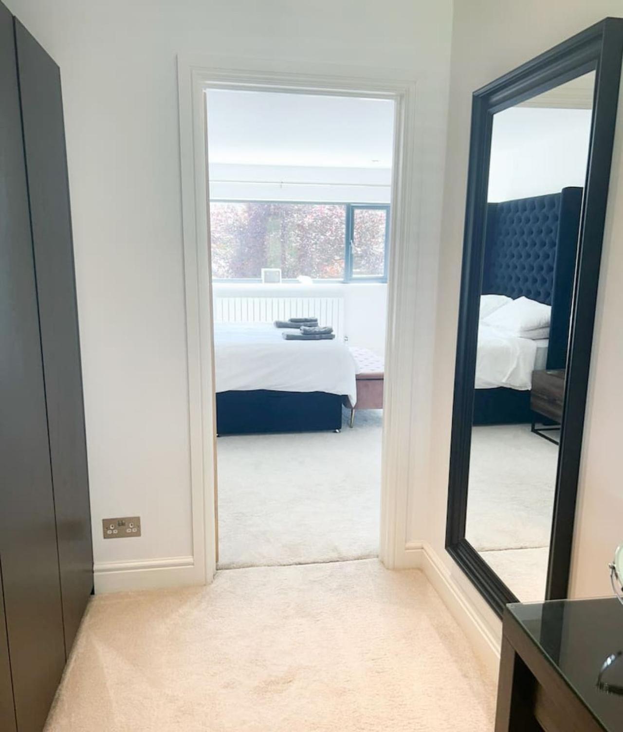 Luxe 5 Bed House In Guildford. Morden Amenities Villa Normandy Dış mekan fotoğraf