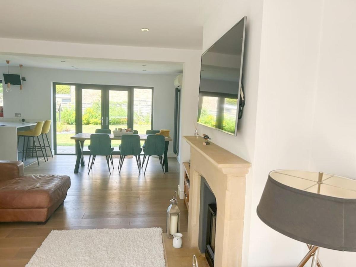 Luxe 5 Bed House In Guildford. Morden Amenities Villa Normandy Dış mekan fotoğraf
