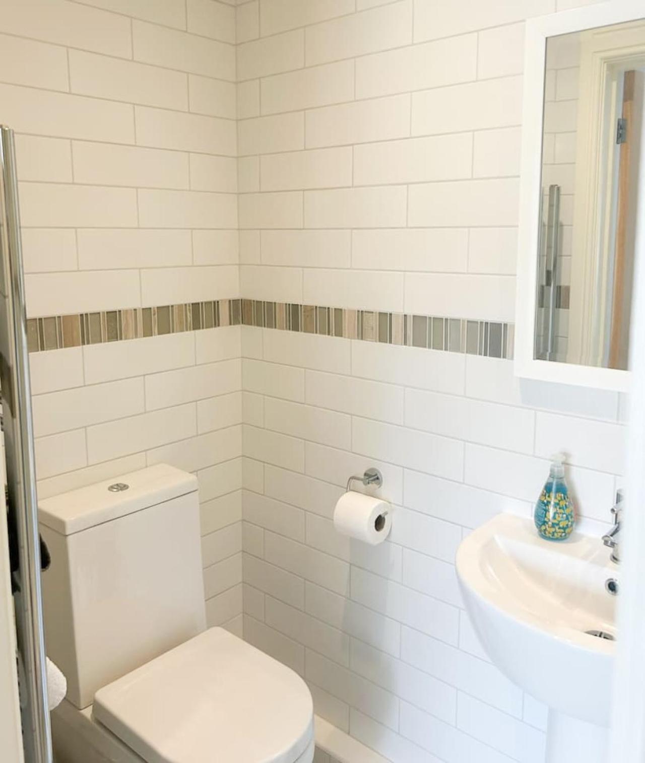 Luxe 5 Bed House In Guildford. Morden Amenities Villa Normandy Dış mekan fotoğraf